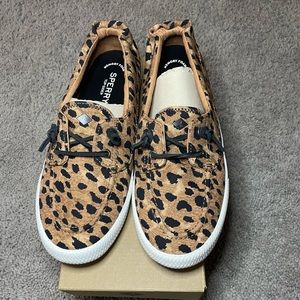 NWT Leopard Sperrys